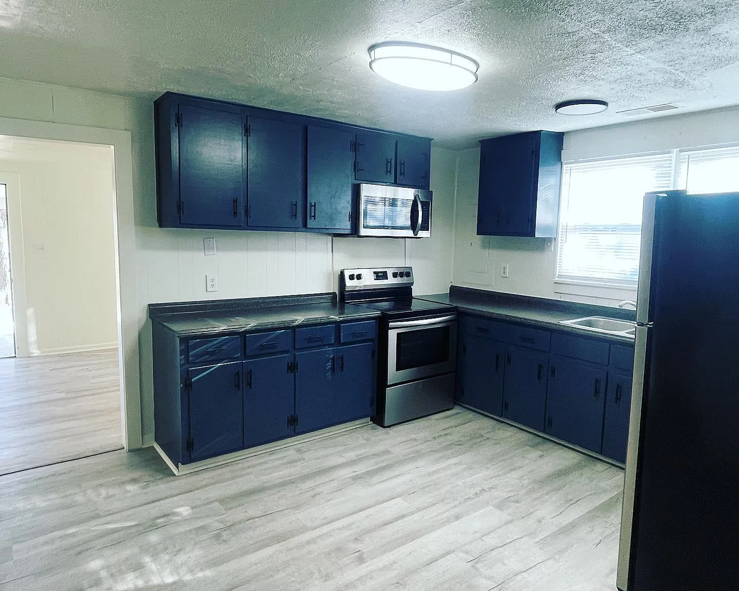 800 Sanderson Drive — Photo 4