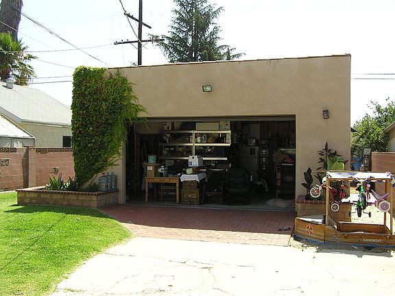 4th image of 5748 Craner Ave