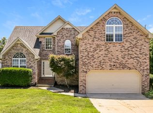 1594 Laurel Ledge Dr, La Vergne, TN 37086