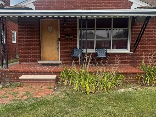 21810 Schroeder Ave W, Eastpointe, MI 48021