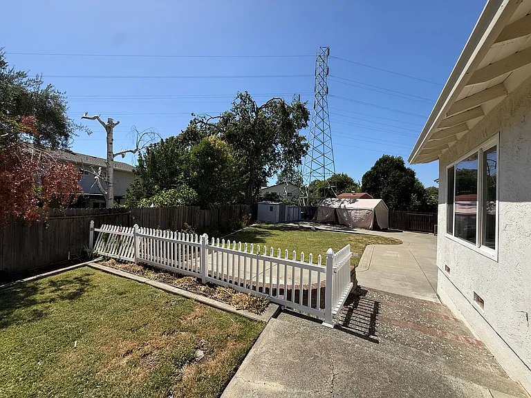 3537 Augusta Ct — Photo 15