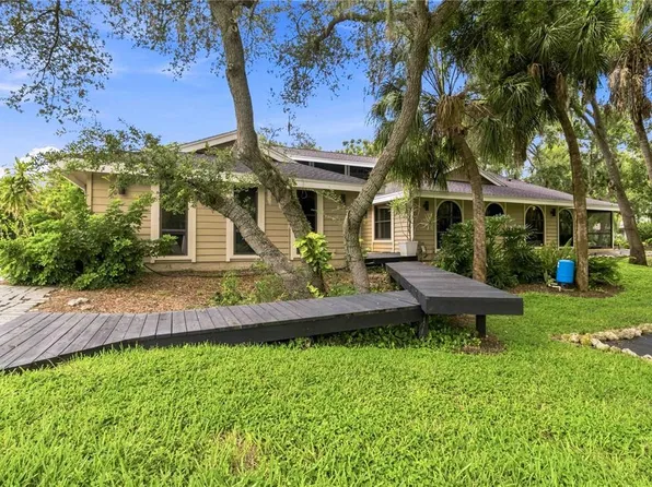 902 DRAKESWOOD COURT, SARASOTA, FL 34232