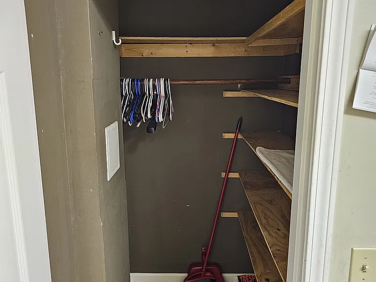 102 Elmore Ave — Photo 3