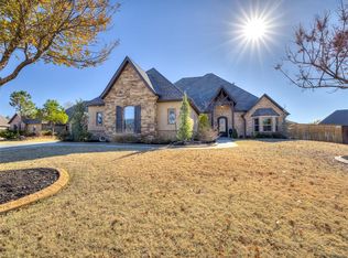 740 E Victoria Ter, Mustang, OK 73064