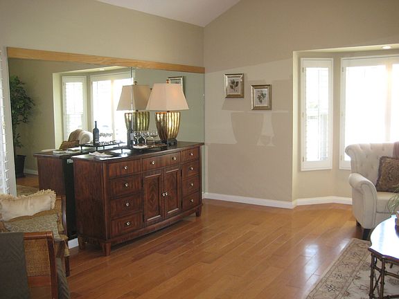 Living room: vaulted ceiling