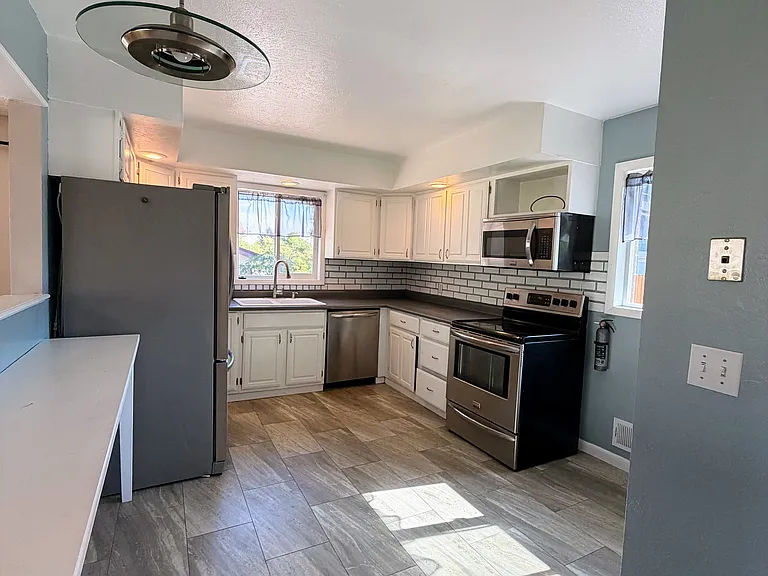 10508 Ronald Ln — Photo 3