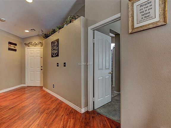 5th image of 627 Regal Robin Way
