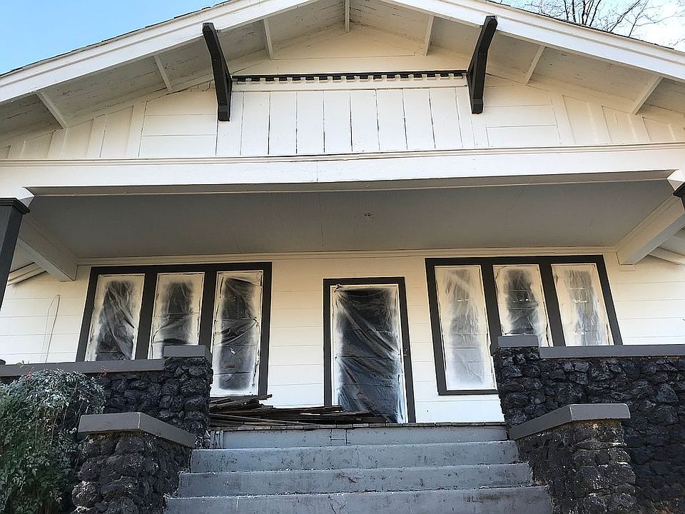 2nd image of 3007 15th Ave N
