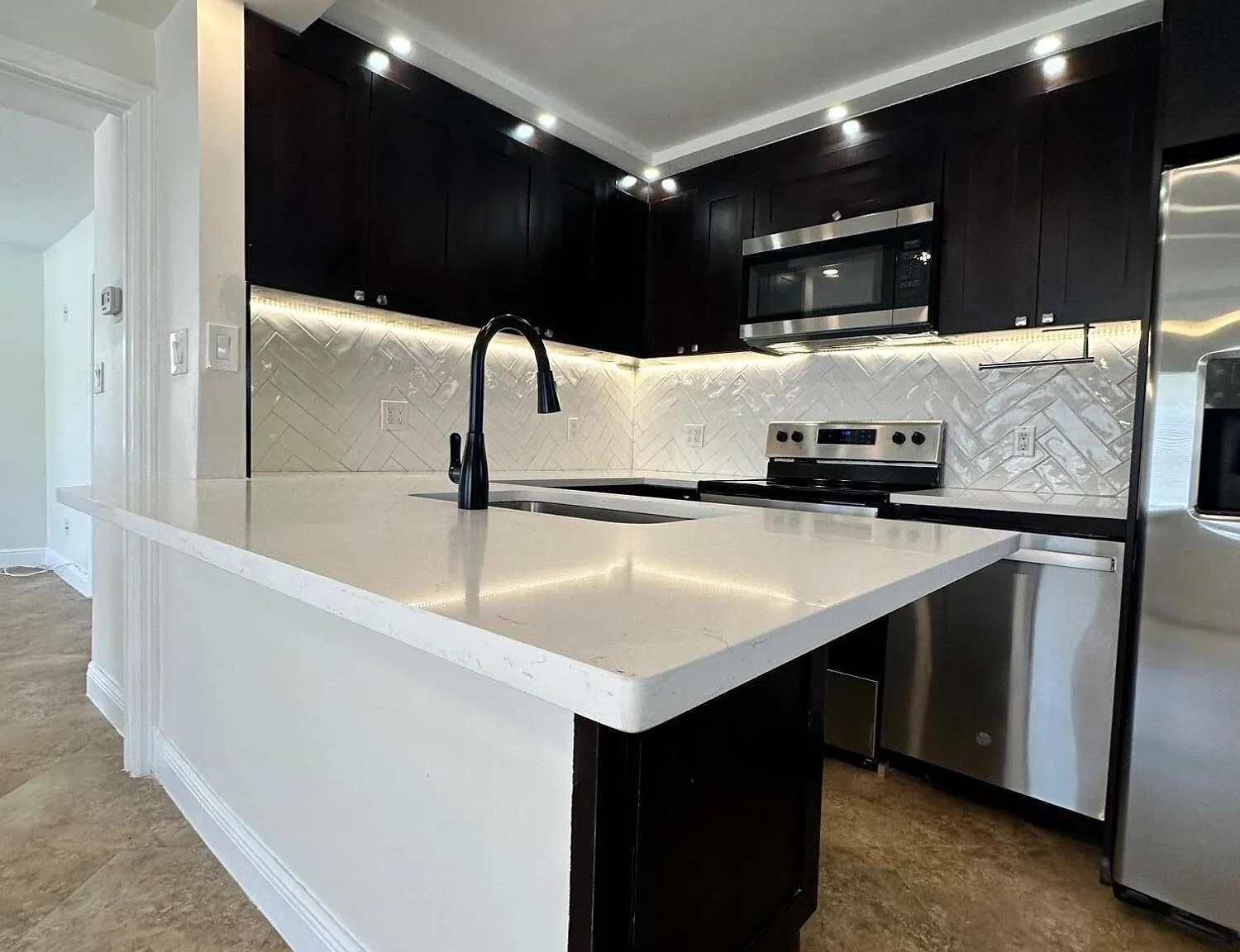 1 bed, 1.0 bath, 658 sqft, $2,000 — Photo 3