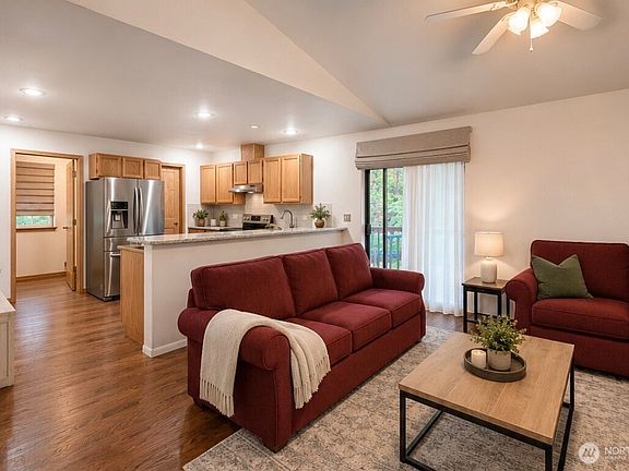 5th image of 22143 SE Bluewater Drive SE