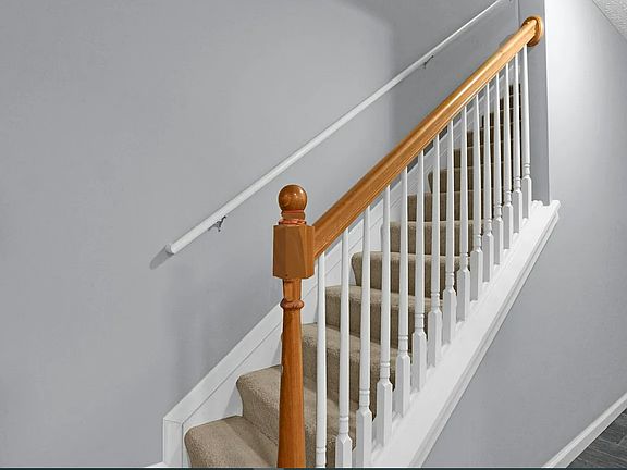 5th image of 950 Sara Ct #1