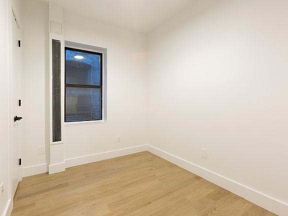 4th image of 106 8th Ave #5S1