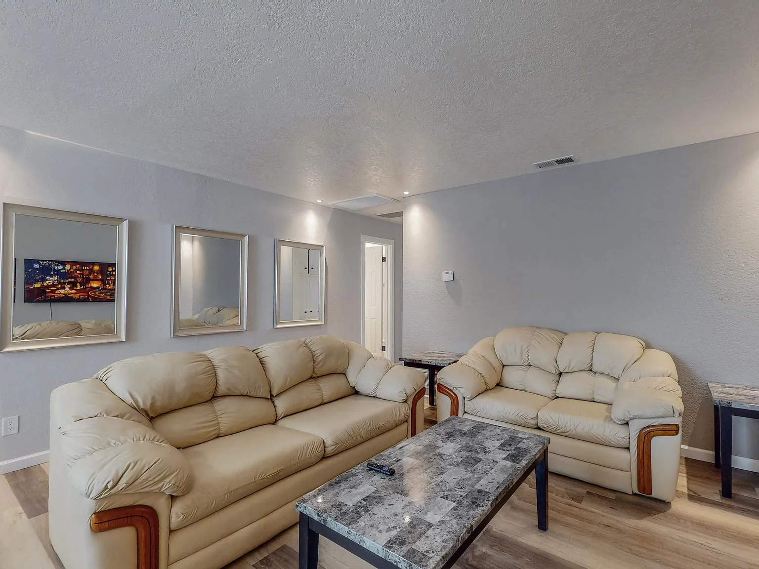 2 bed, 926 sqft, $2,050 — Photo 4