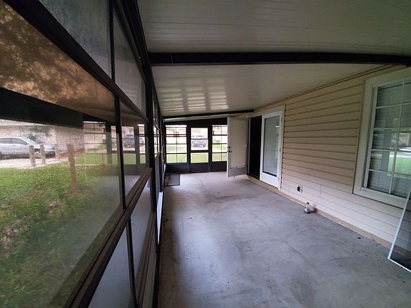 4th image of 558 Abington Ct