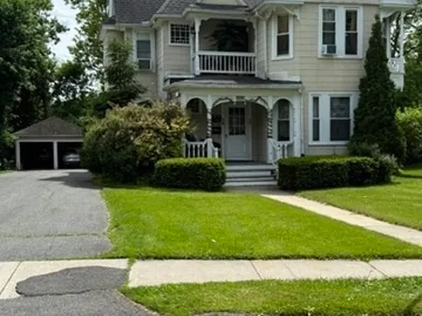 24 Phillips St, Greenfield, MA 01301