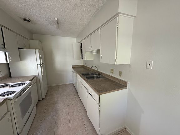 3rd image of 2043 Anchor Dr APT 1