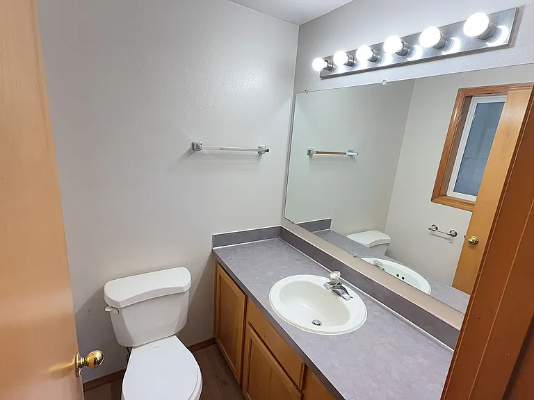 4449 Samantha Ct NE — Photo 18