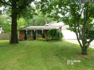 4091 Dryden Dr, North Olmsted, OH 44070