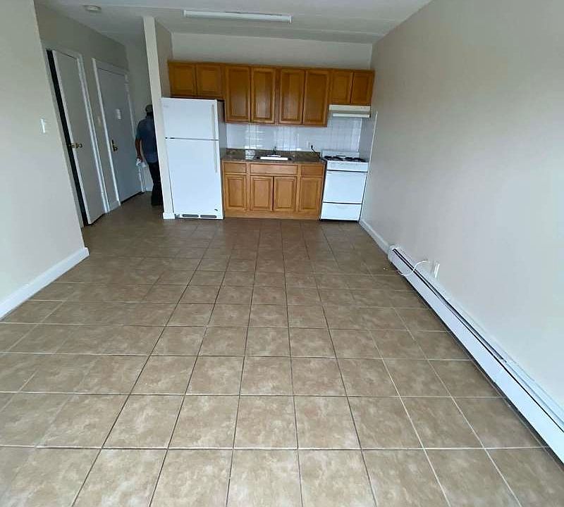 1st image of 21-27 21st Ave #2