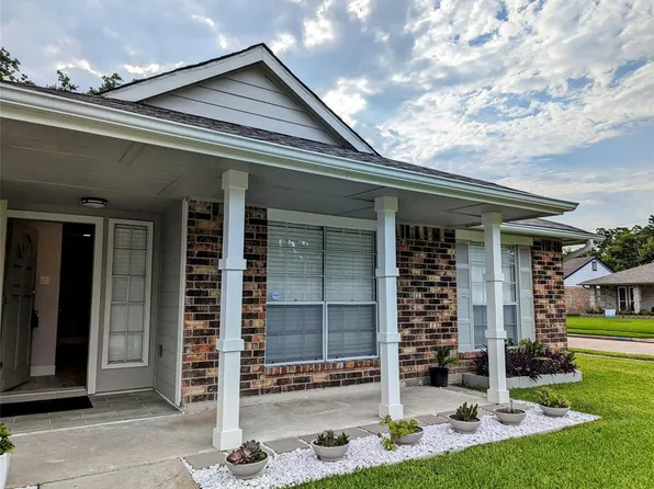 2117 Chesswood Cir, Sugar Land, TX 77478