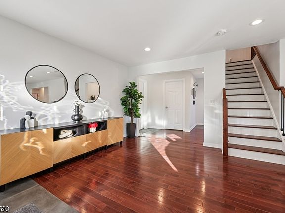 2nd image of 17 Maple Ave