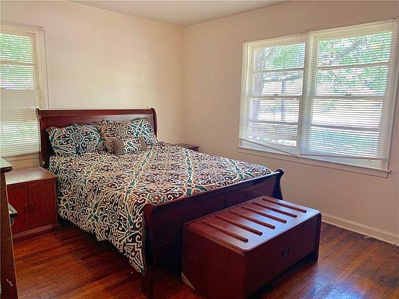 4th image of 958 Sherwood Cir