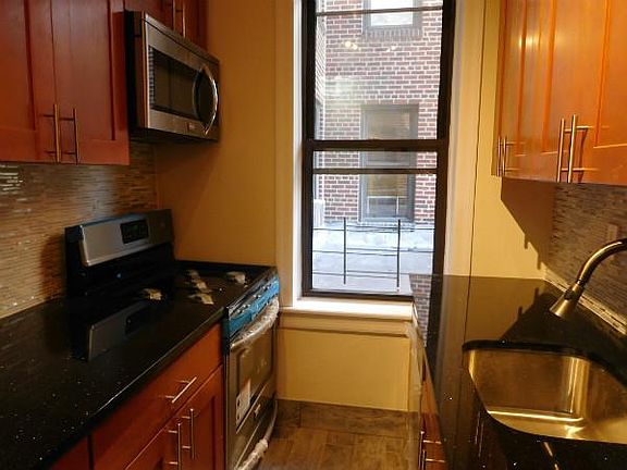 4th image of 848 E 28th St APT B1