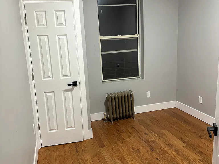 2126 Chatterton Ave #4 — Photo 7