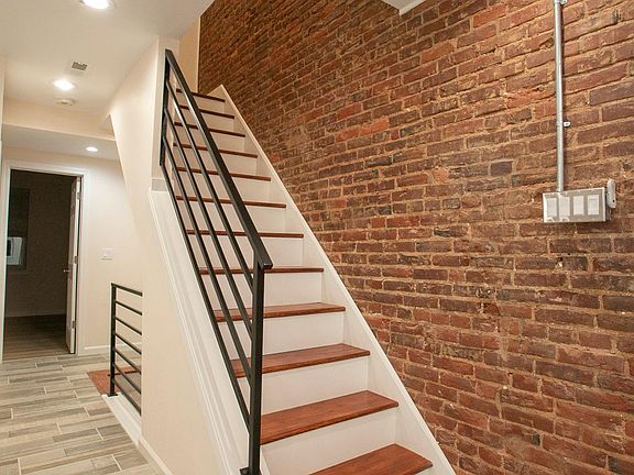 4th image of 1319 N Howard St #B