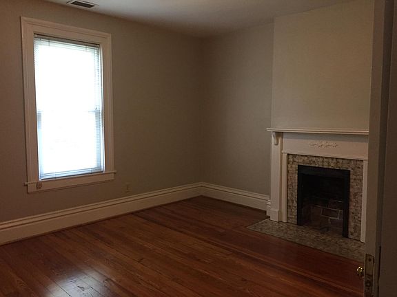 5th image of 149 Woodland Ave #2