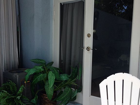 4th image of 798 Crandon Blvd APT 15