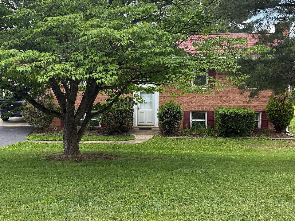 2nd image of 3672 Ridgeview Rd