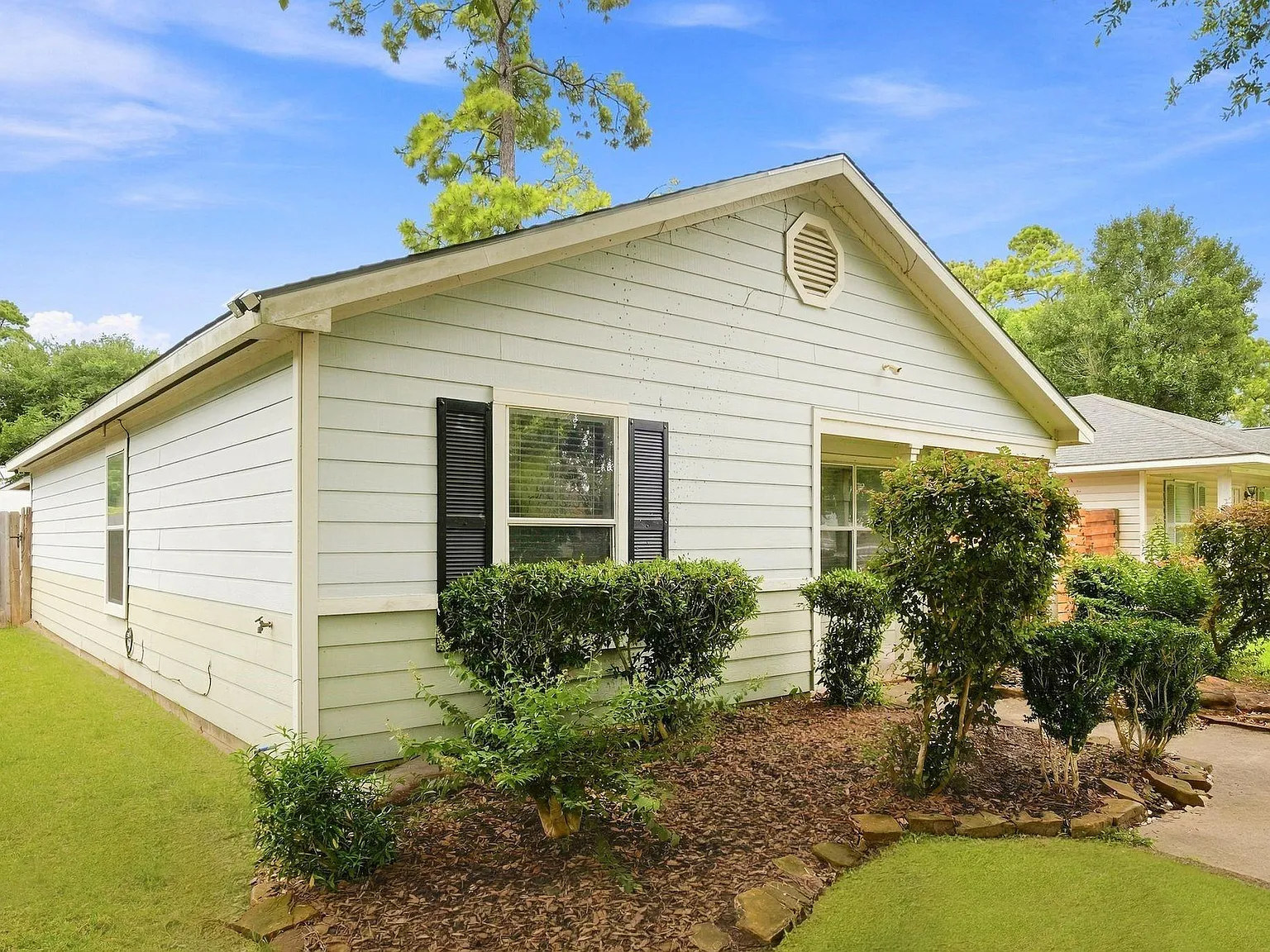 3 bed, 1.0 bath, 1050 sqft, $1,475 — Photo 3