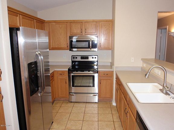 3rd image of 1008 S WILDROSE Circle
