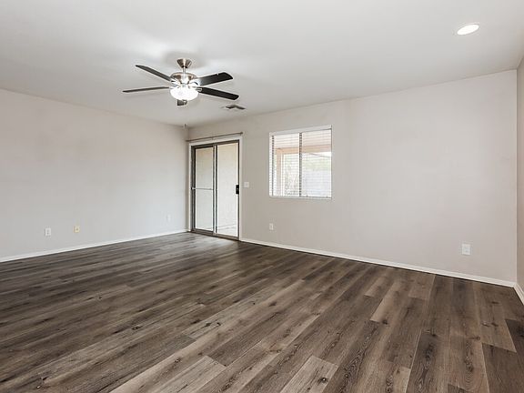 4th image of 1109 E Silversmith Trl