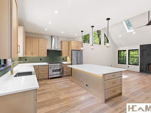 3rd image of 287 Highland Meadows Road