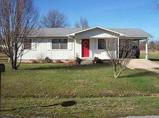 604 E Pine St, Green Forest, AR 72638