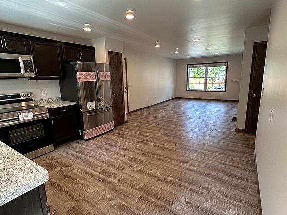 5th image of 11 Orleans Ave #11B
