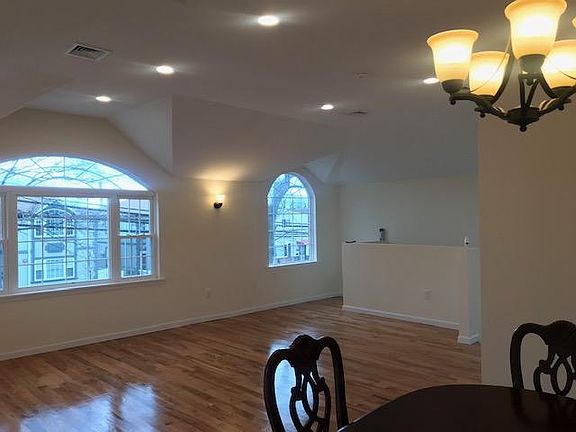3rd image of 15716 134th Ave #2