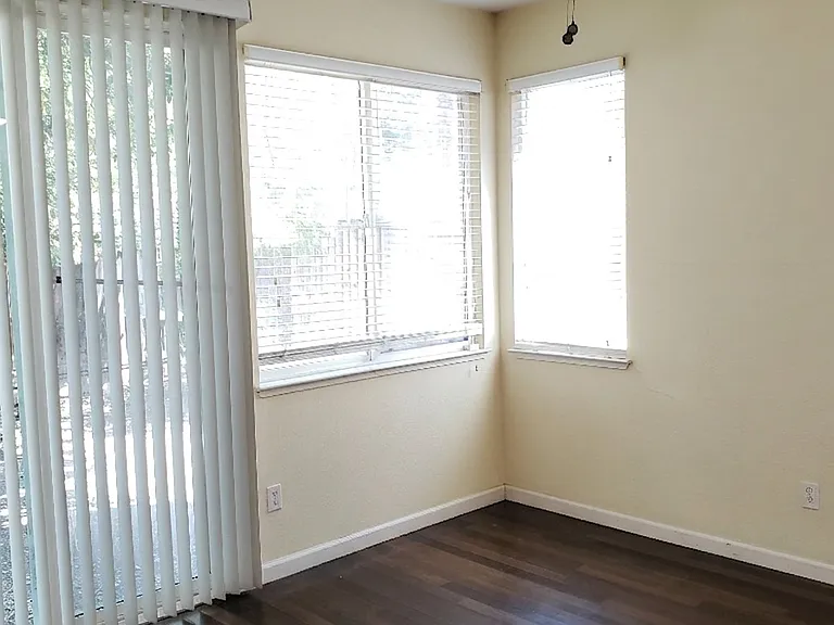 662 Allbrook Dr — Photo 4