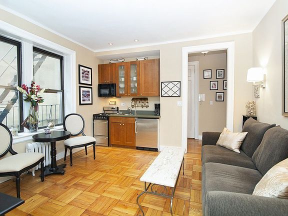 3rd image of 442 Hudson St #1K