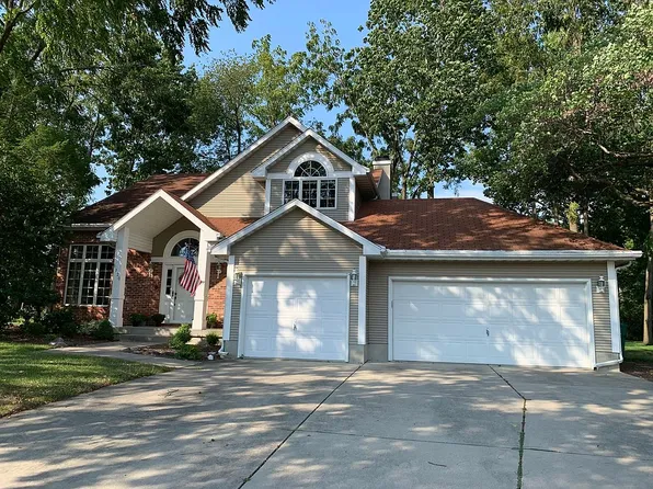 1120 Meadowview Dr, Mount Zion, IL 62549