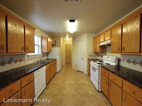 4th image of 2106 Cline Dr