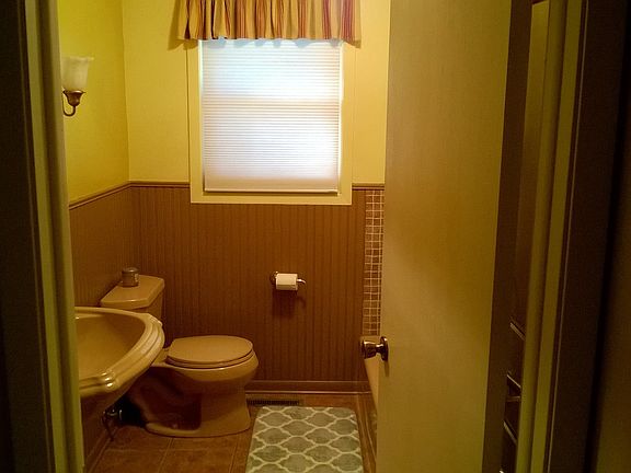 Upstairs Bathroom