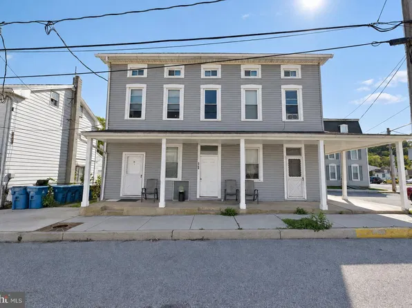 8 E Broadway St, Etters, PA 17319