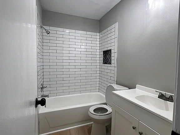 4th image of 10927 Thorncliff Dr