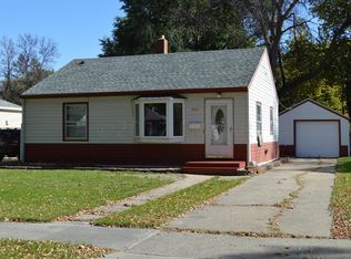 1621 4th St N, Fargo, ND 58102