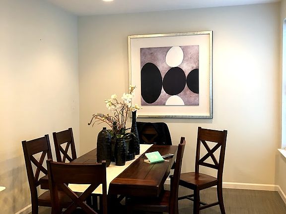 Dining room.