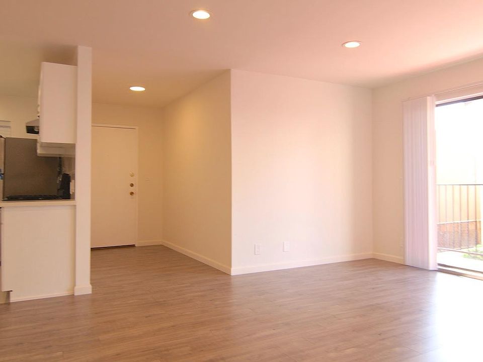1st image of 1531 N Detroit St APT 106