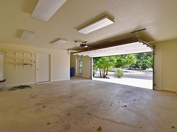 5th image of 2321 Rock Creek Dr